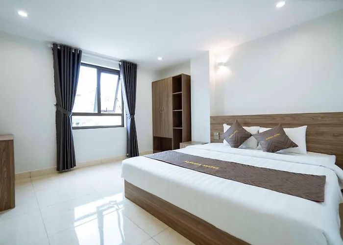 Hotel Aurora *