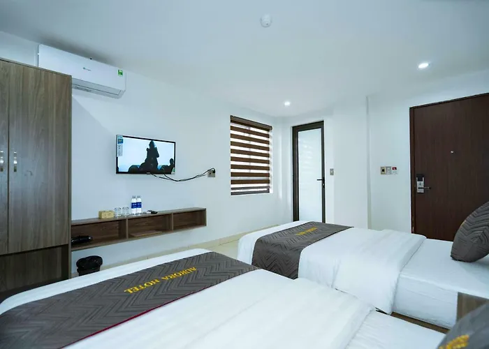 Aurora Hotel *