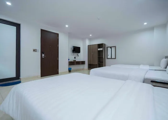 Hotel Aurora *